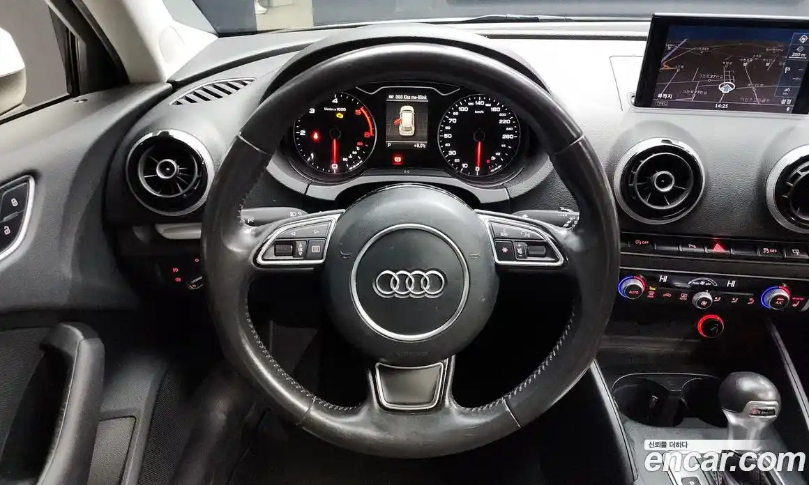 Audi A3 2015 2.0 Автомат в Москве № 212671, фото 15