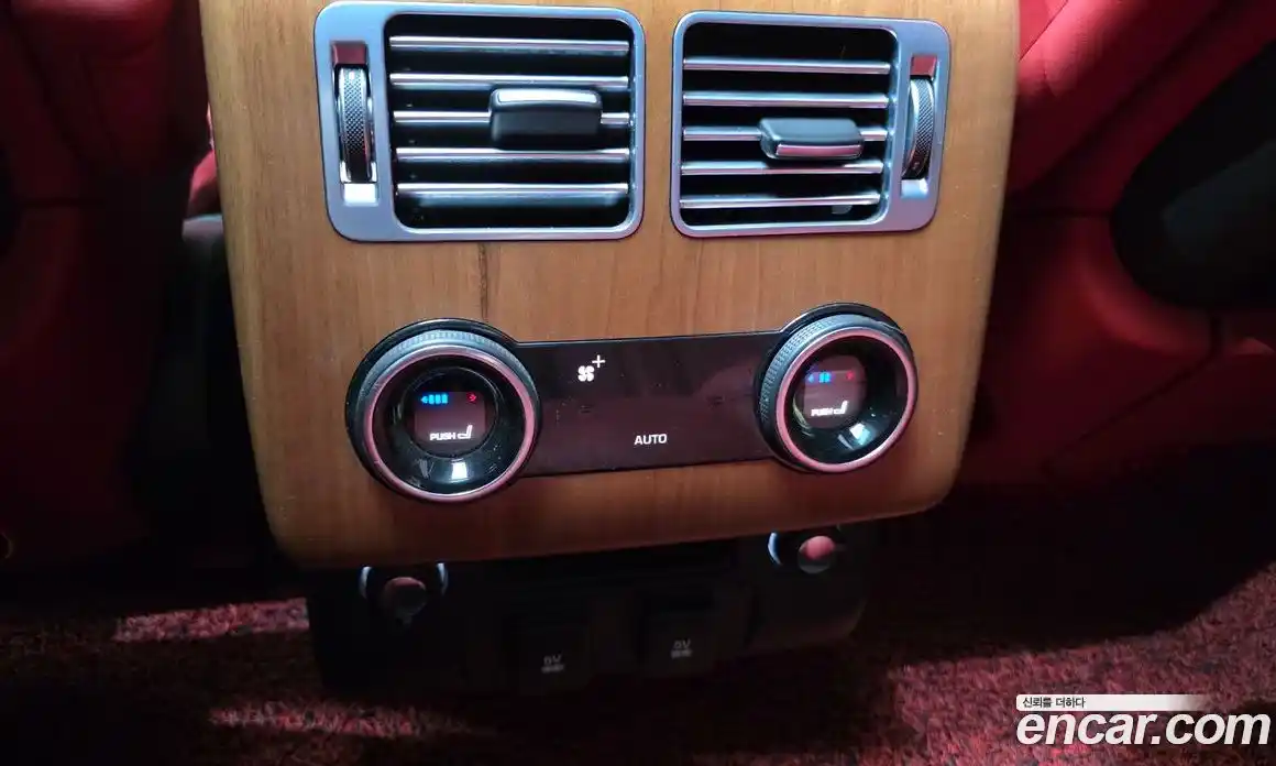 Land Rover Range-Rover 2018 4.4 Автомат в Москве № 213347, фото 12