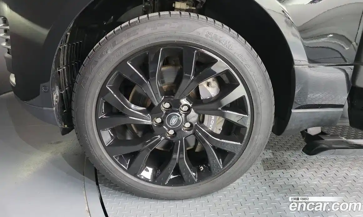 Land Rover Range-Rover 2018 4.4 Автомат в Москве № 213347, фото 10