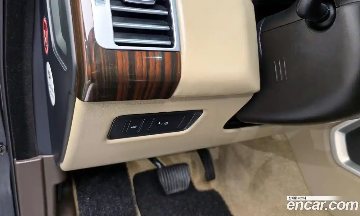 Land Rover Range-Rover 2016 4.4 Автомат в Москве № 213748, фото 15