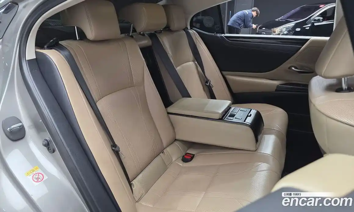 Lexus ES 2019 2.5 Автомат в Москве № 214680, фото 12