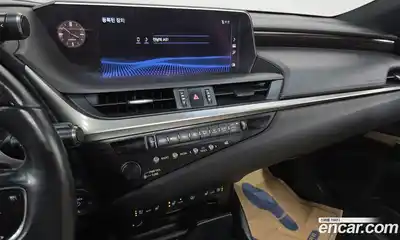 Lexus ES 2019 2.5 Автомат в Москве № 214680, миниатюра 6