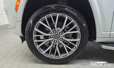 Jeep Cherokee 2023 3.6 Автомат в Москве № 215449, миниатюра 4