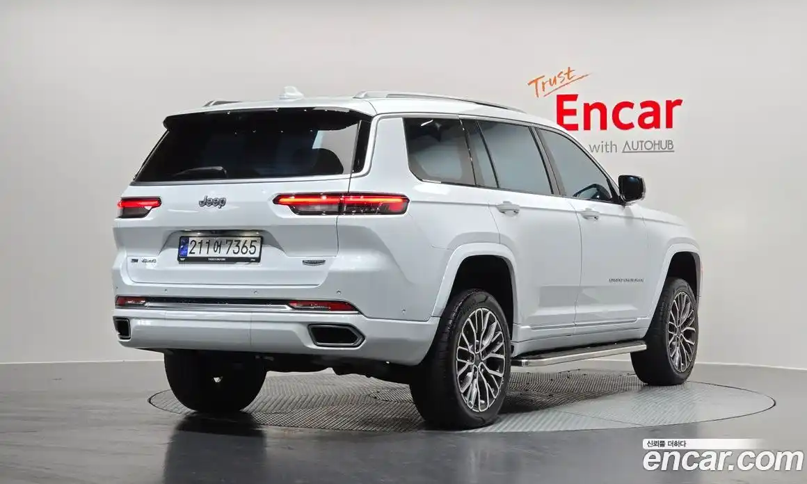Jeep Cherokee 2023 3.6 Автомат в Москве № 215449, фото 8