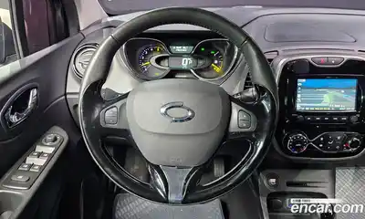 Renault QM3 2016 1.5 Автомат в Москве № 219941, миниатюра 12