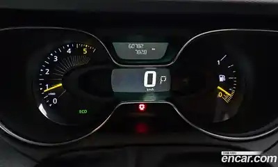 Renault QM3 2016 1.5 Автомат в Москве № 219941, миниатюра 8