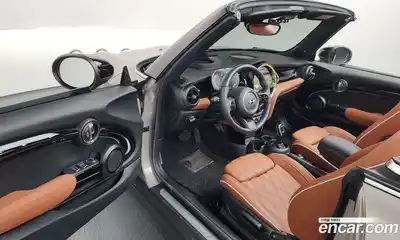 Mini Cooper Convertible 2022 2.0 Автомат в Москве № 222832, миниатюра 9
