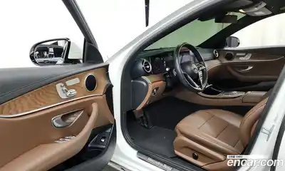 Mercedes-Benz E-Class 2021 2.0 Автомат в Москве № 224472, миниатюра 11
