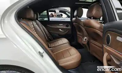 Mercedes-Benz E-Class 2021 2.0 Автомат в Москве № 224472, миниатюра 2