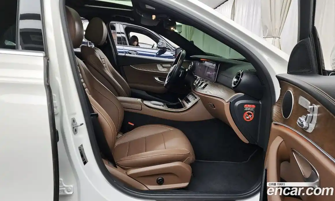 Mercedes-Benz E-Class 2021 2.0 Автомат в Москве № 224472, фото 6