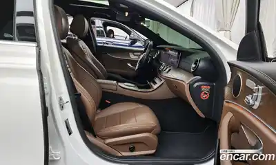 Mercedes-Benz E-Class 2021 2.0 Автомат в Москве № 224472, миниатюра 6