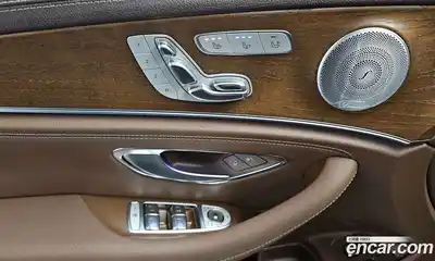 Mercedes-Benz E-Class 2019 2.0 Автомат в Москве № 224958, миниатюра 3