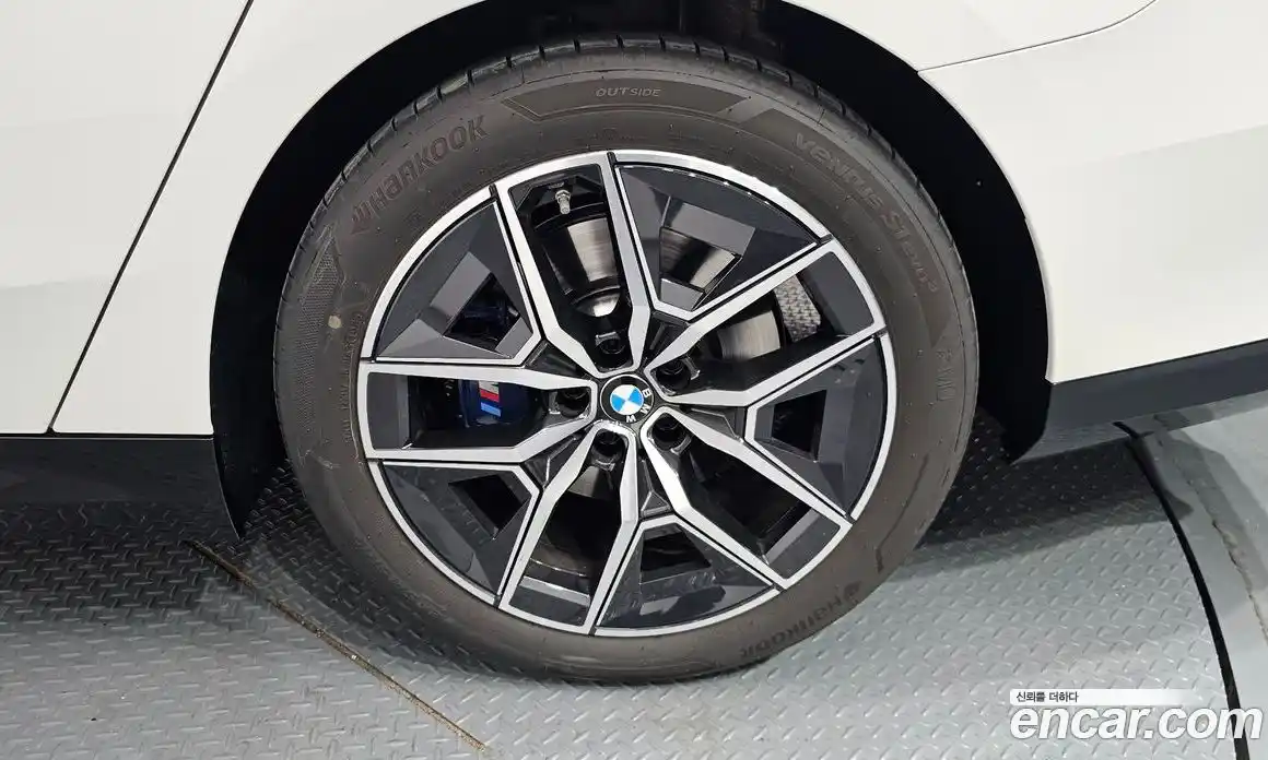 BMW 5-Series 2025 2.0 Автомат в Москве № 227728, фото 1