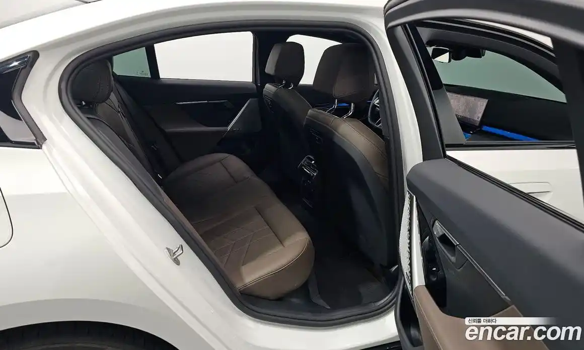 BMW 5-Series 2025 2.0 Автомат в Москве № 227728, фото 4