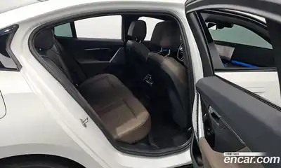 BMW 5-Series 2025 2.0 Автомат в Москве № 227728, миниатюра 4