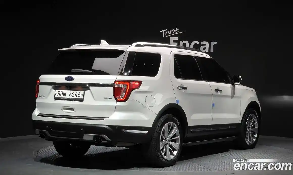 Ford Explorer 2018 2.3 Автомат в Москве № 233309, фото 3