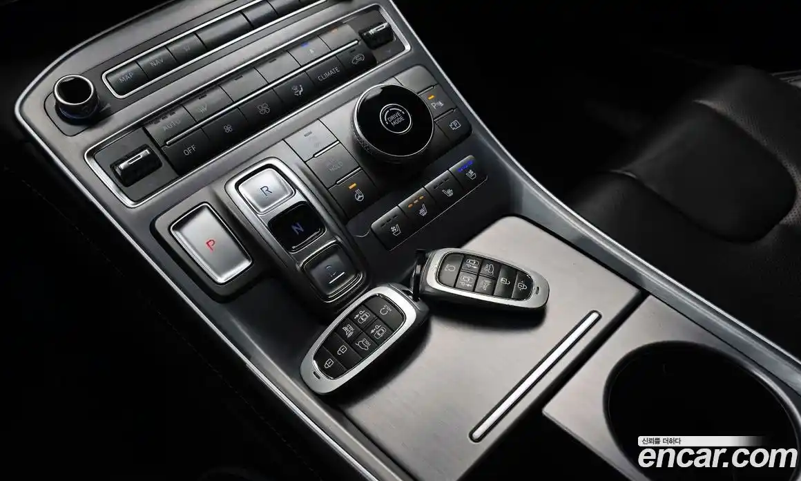 Hyundai Santa Fe 2021 2.2 Автомат в Москве № 246444, фото 3