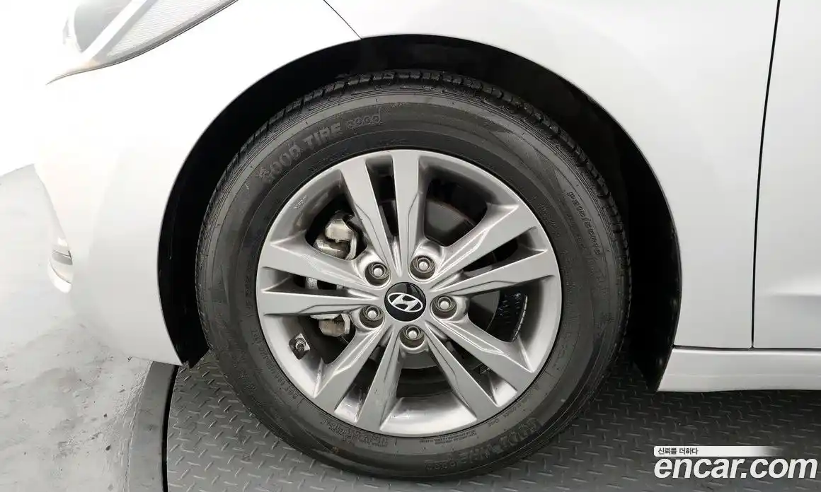 Hyundai Avante 2018 1.6 Автомат в Москве № 283180, фото 17