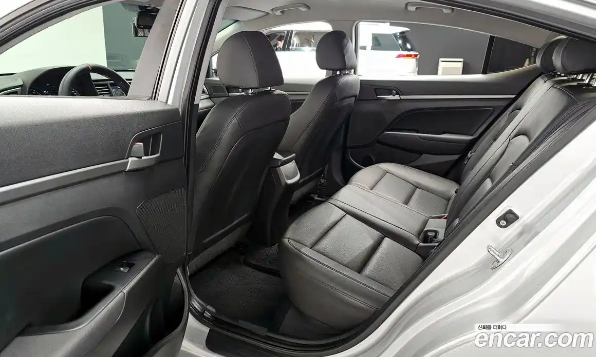 Hyundai Avante 2018 1.6 Автомат в Москве № 283180, фото 18