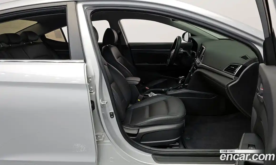 Hyundai Avante 2018 1.6 Автомат в Москве № 283180, фото 20