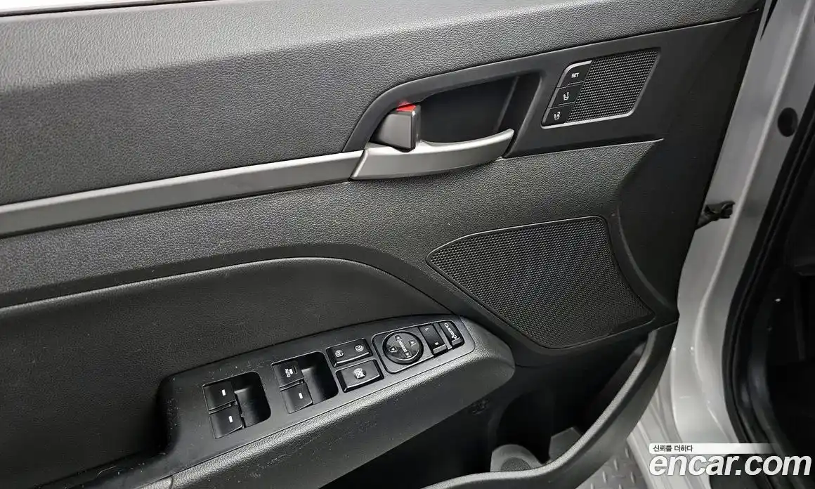 Hyundai Avante 2018 1.6 Автомат в Москве № 283180, фото 4