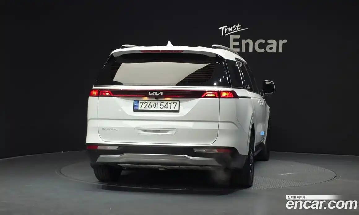 Kia Canival 2023 3.5 Автомат в Москве № 285942, фото 13