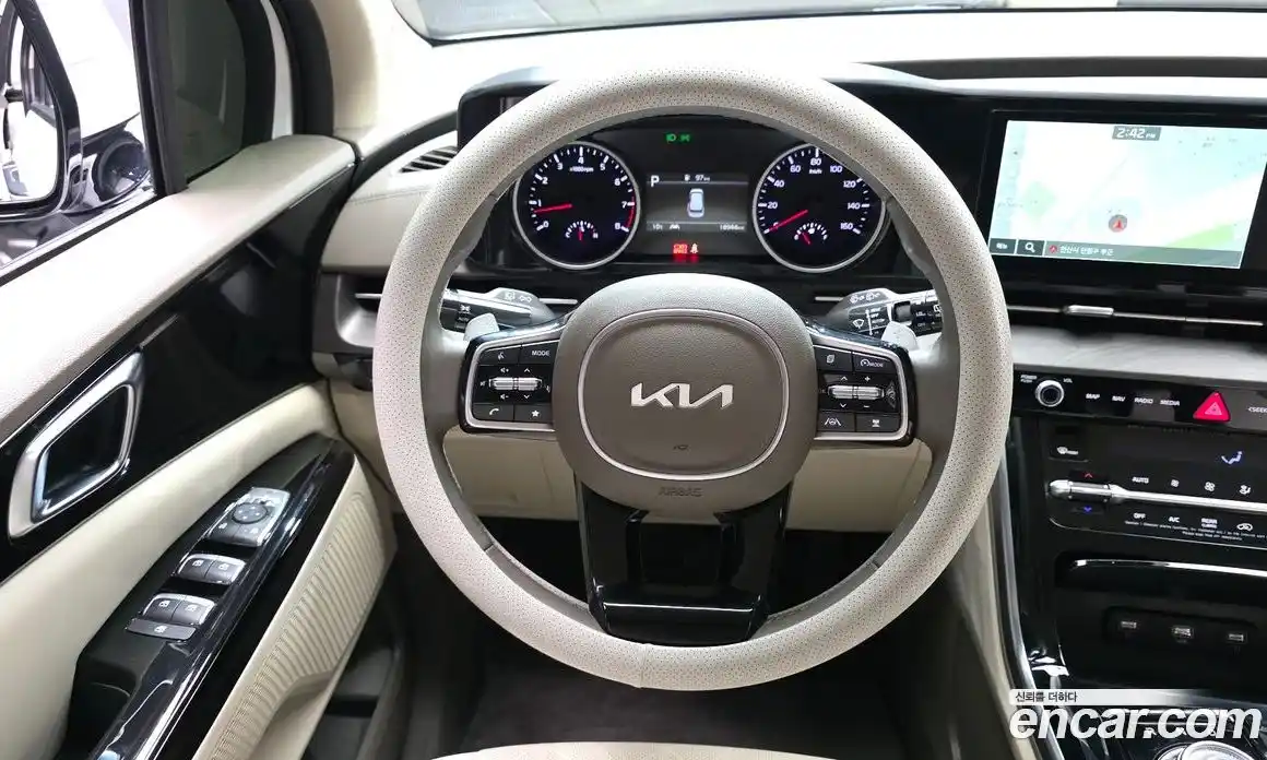 Kia Canival 2023 3.5 Автомат в Москве № 285942, фото 20