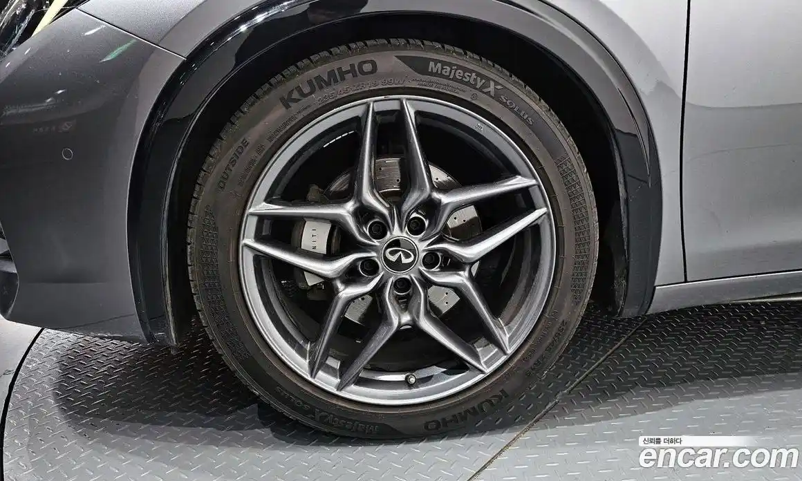 Infiniti Q30 2017 2.0 Автомат в Москве № 294281, фото 18