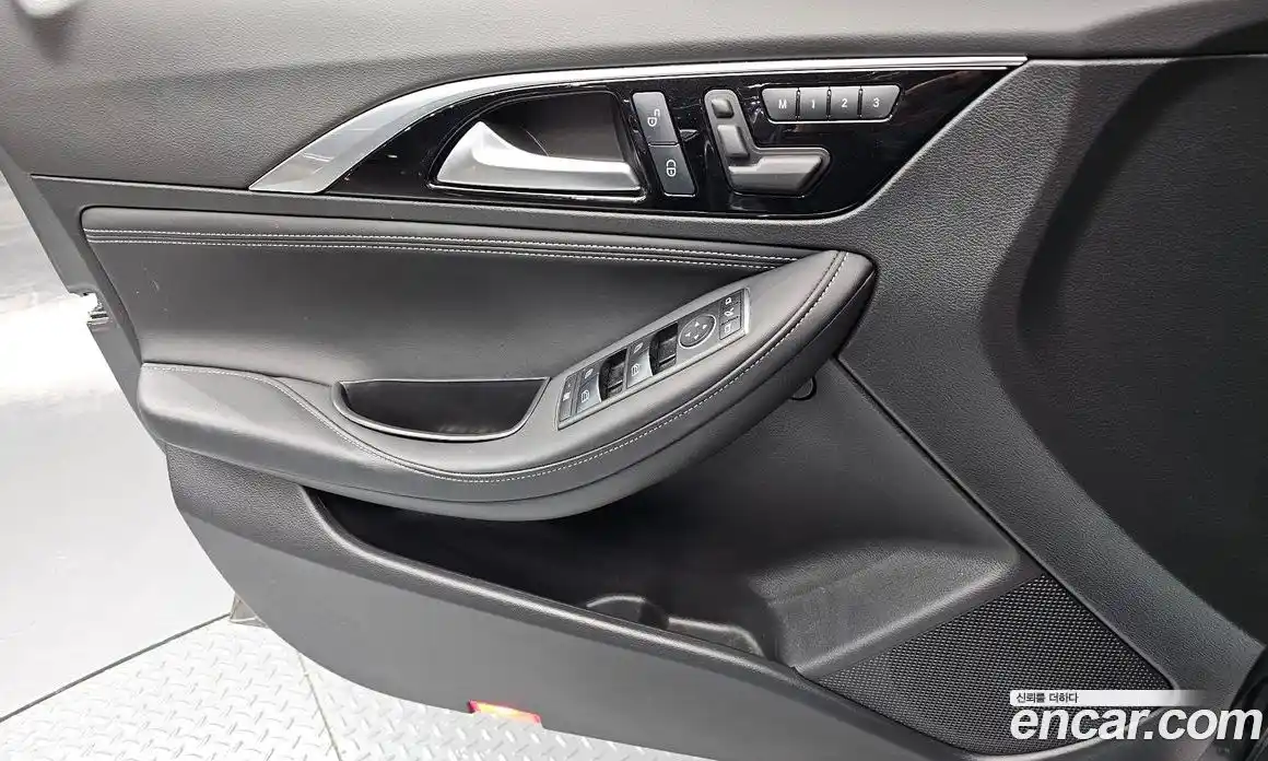 Infiniti Q30 2017 2.0 Автомат в Москве № 294281, фото 20