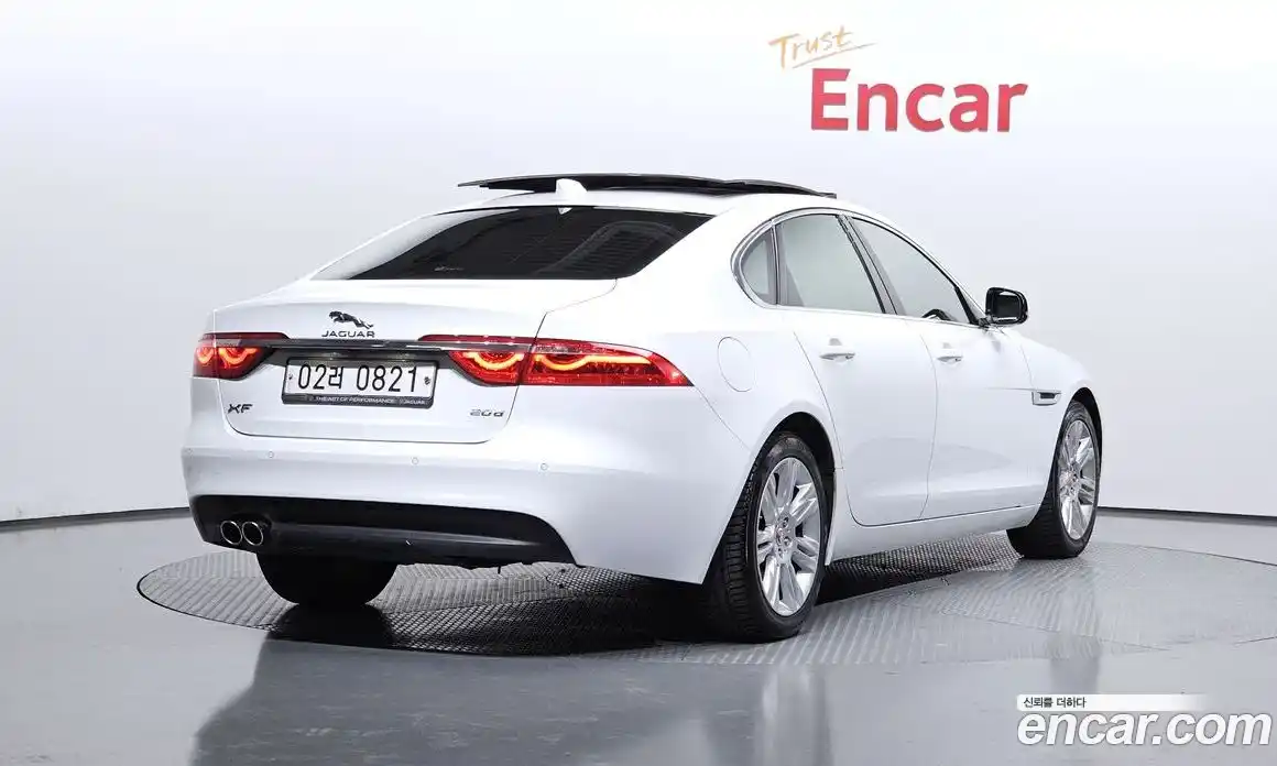 Jaguar XF 2017 2.0 Автомат в Москве № 304991, фото 11