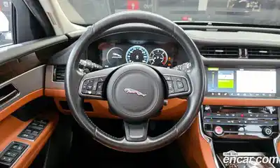 Jaguar XF 2017 2.0 Автомат в Москве № 304991, миниатюра 12