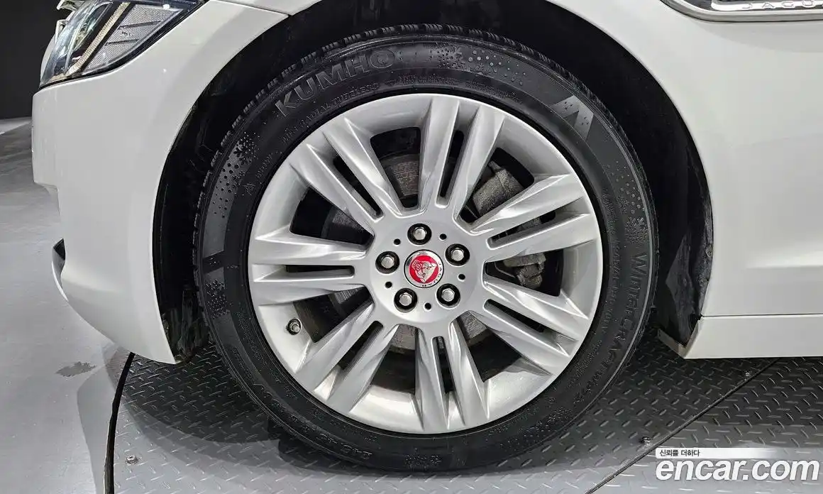 Jaguar XF 2017 2.0 Автомат в Москве № 304991, фото 18