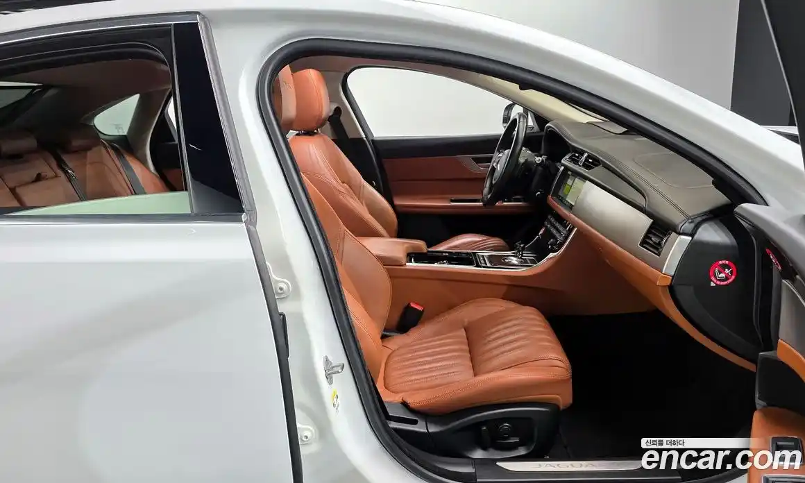 Jaguar XF 2017 2.0 Автомат в Москве № 304991, фото 9