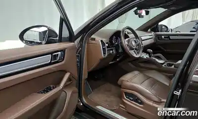 Porsche Cayenne, 2023