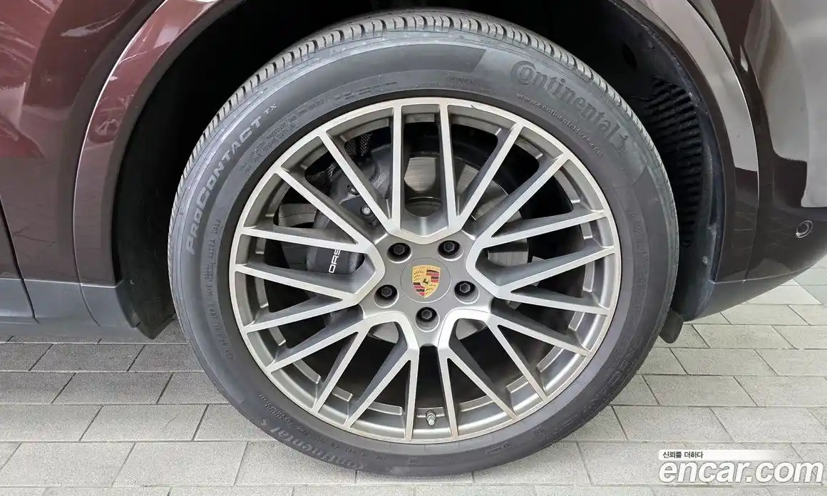 Porsche Cayenne 2023 3.0 Автомат в Москве № 326269, фото 16