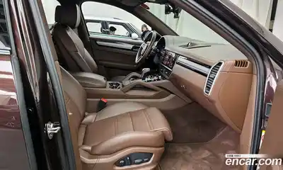 Porsche Cayenne 2023 3.0 Автомат в Москве № 326269, миниатюра 5