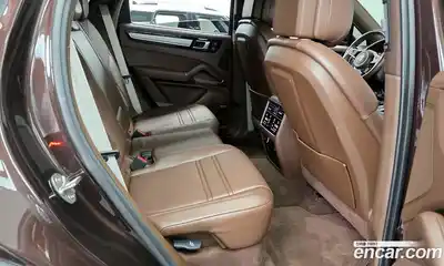Porsche Cayenne 2023 3.0 Автомат в Москве № 326269, миниатюра 6