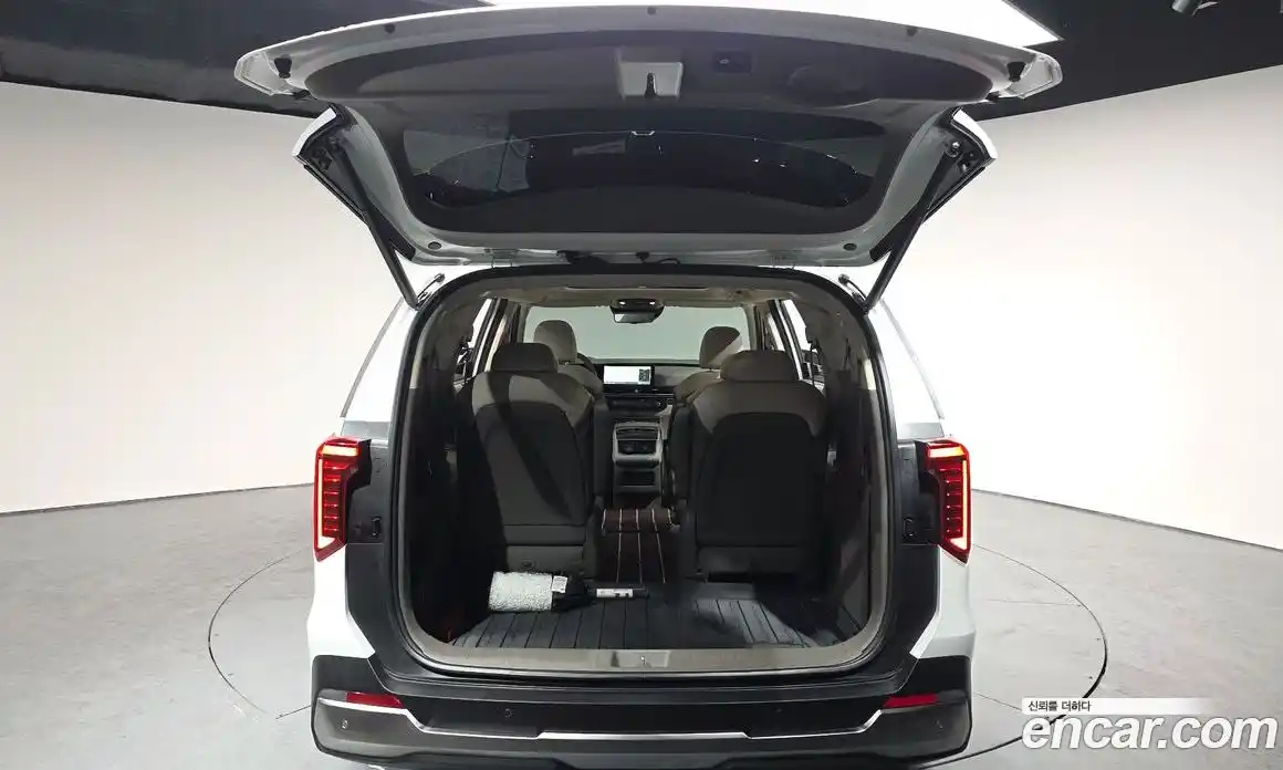 Kia Canival 2025 3.5 Автомат в Москве № 337319, фото 4