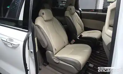 Kia Canival 2025 3.5 Автомат в Москве № 337319, миниатюра 7