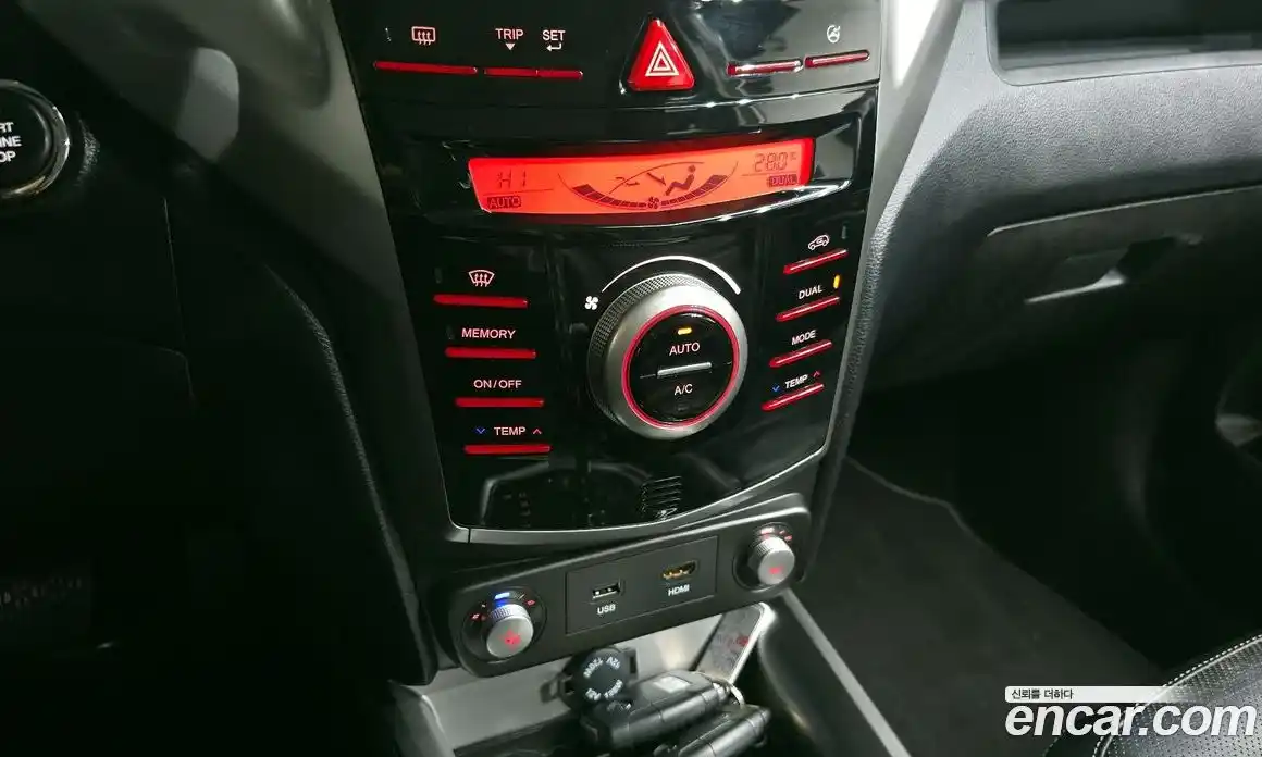 SsangYong TIBOLI 2015 1.6 Автомат в Москве № 33915, фото 9