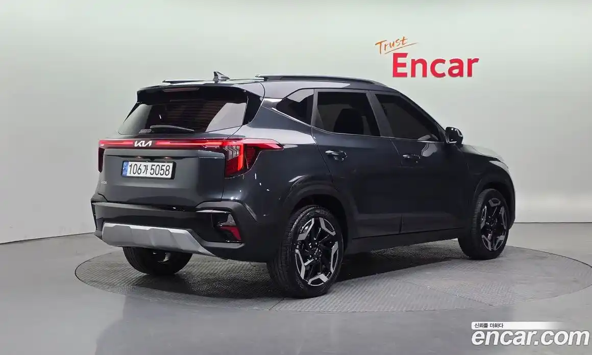 Kia Seltos 2023 2.0 Автомат в Москве № 60828, фото 8