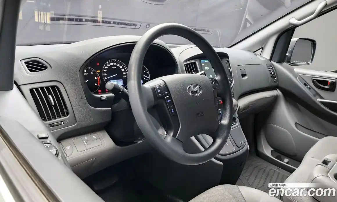 Hyundai Starex 2020 2.5 Автомат в Москве № 109315, фото 19