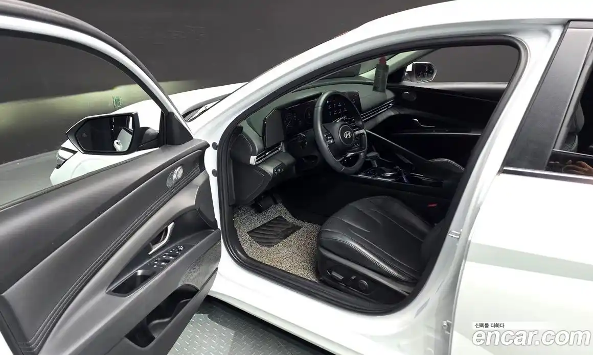 Hyundai Avante 2025 1.6 Автомат в Москве № 112071, фото 1