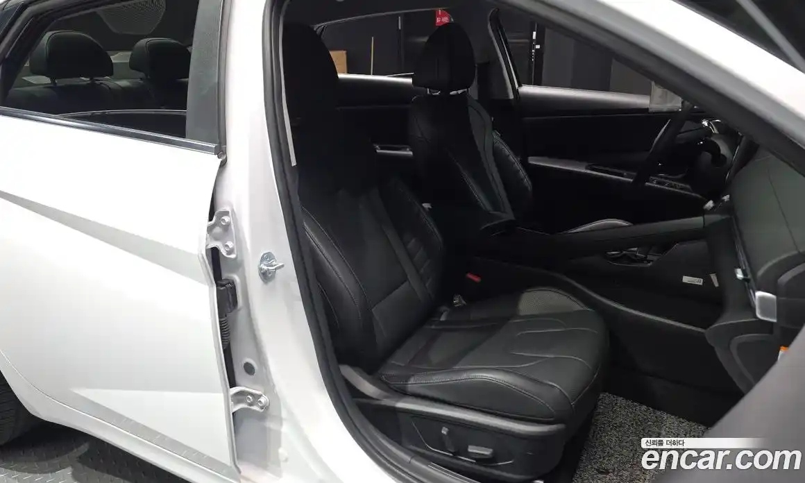 Hyundai Avante 2025 1.6 Автомат в Москве № 112071, фото 17