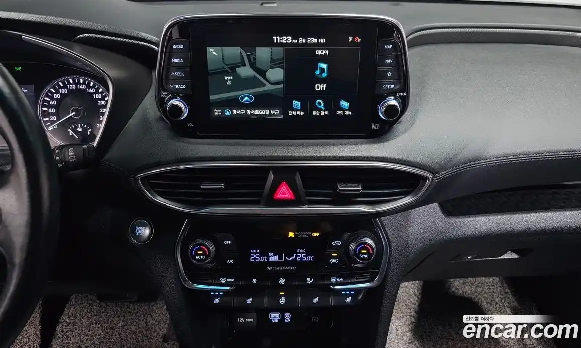 Hyundai Santa Fe 2020 2.0 Автомат в Москве № 112696, фото 12