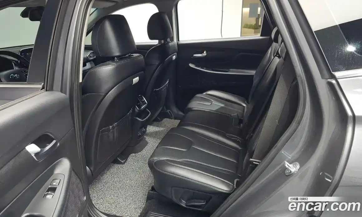 Hyundai Santa Fe 2020 2.0 Автомат в Москве № 112696, фото 19