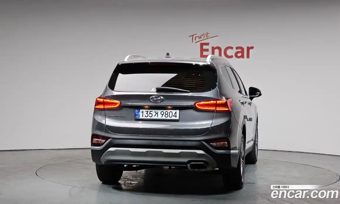 Hyundai Santa Fe 2020 2.0 Автомат в Москве № 112696, фото 3