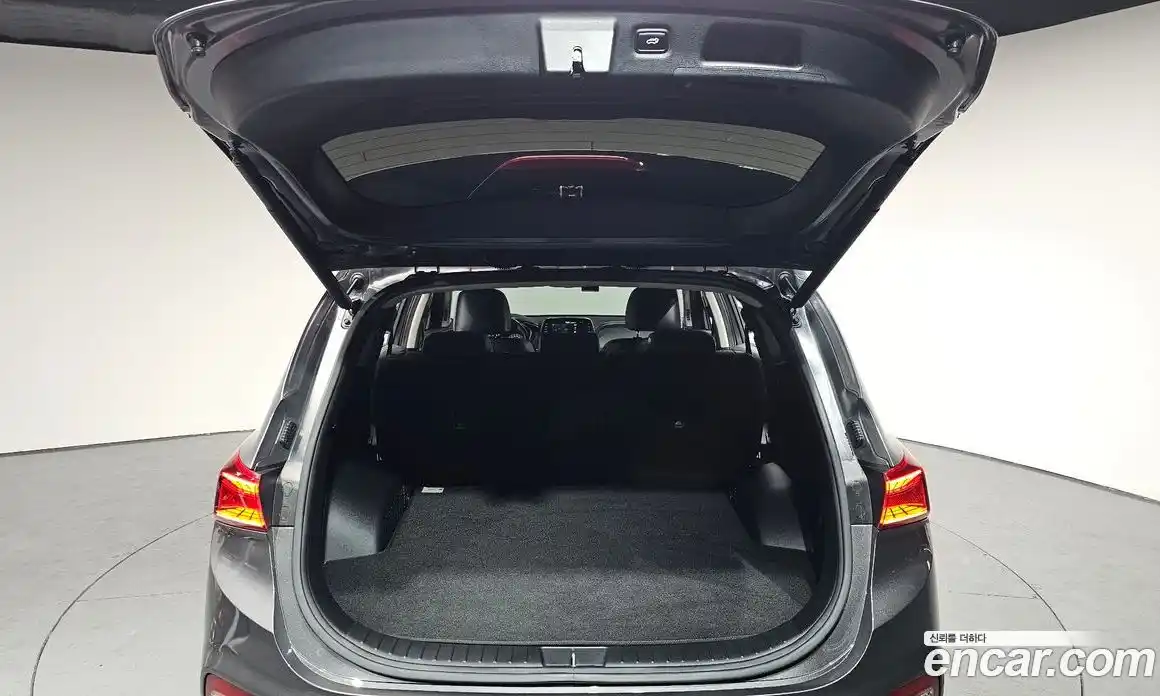 Hyundai Santa Fe 2020 2.0 Автомат в Москве № 112696, фото 5