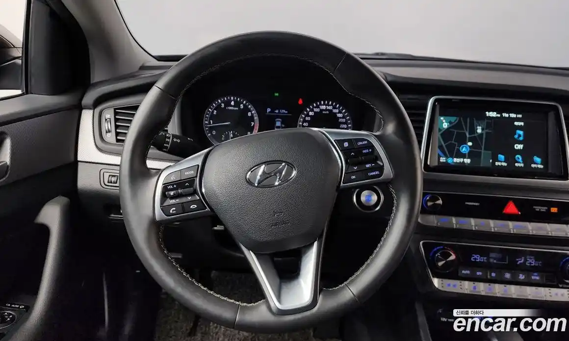 Hyundai Sonata 2019 2.0 Автомат в Москве № 125220, фото 18