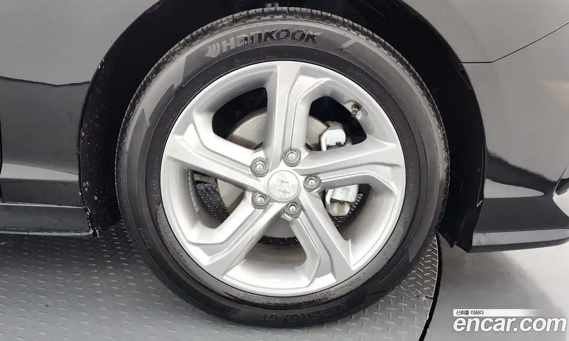 Hyundai Sonata 2019 2.0 Автомат в Москве № 125220, фото 8